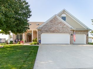 307 Prairieview Dr, Hudson, IL