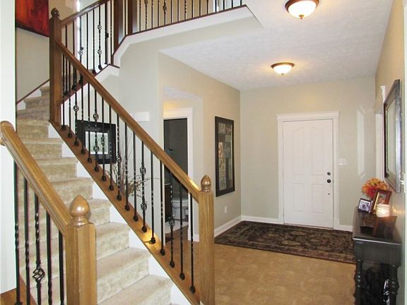 3rd image of 336 Elnora Ln
