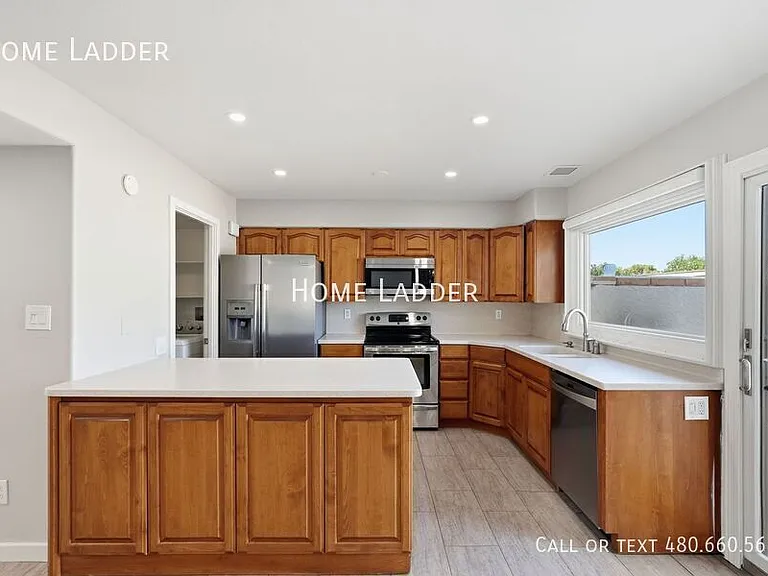 5849 N 81st St — Photo 6