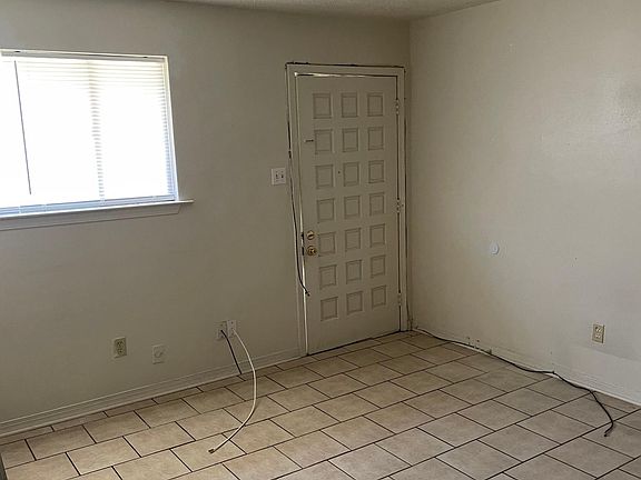 2nd image of 4521 Lynhuber Dr