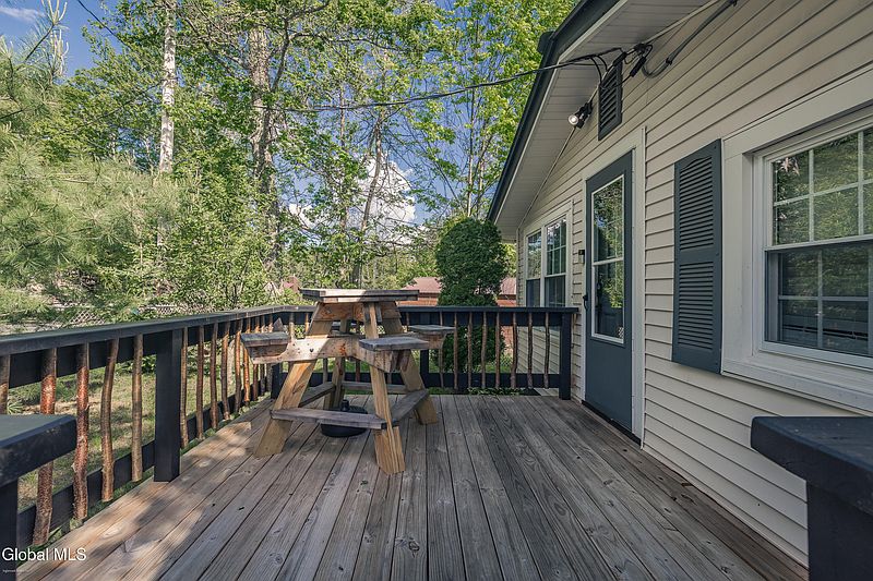 4th image of 131 Wendell Avenue