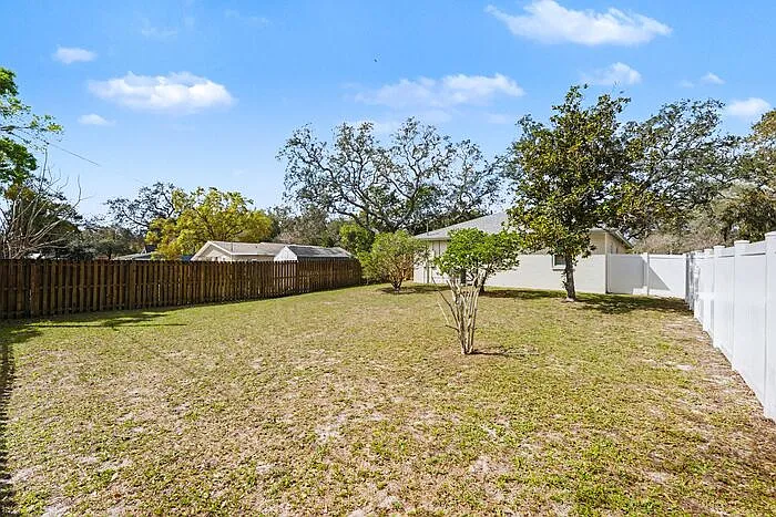 9605 N Edison Ave — Photo 26