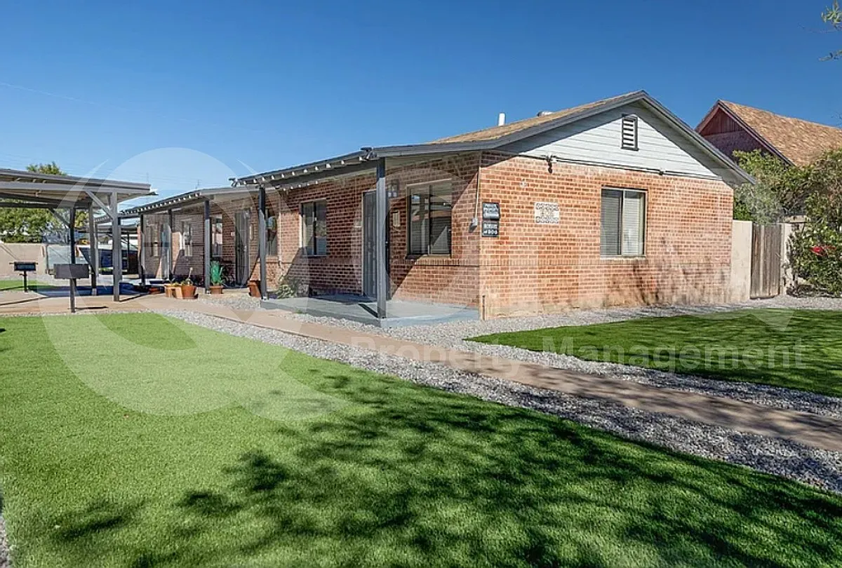 1 bed, 1.0 bath, 600 sqft, $1,249 — Photo 2