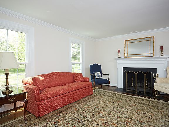 living room w/ fireplace