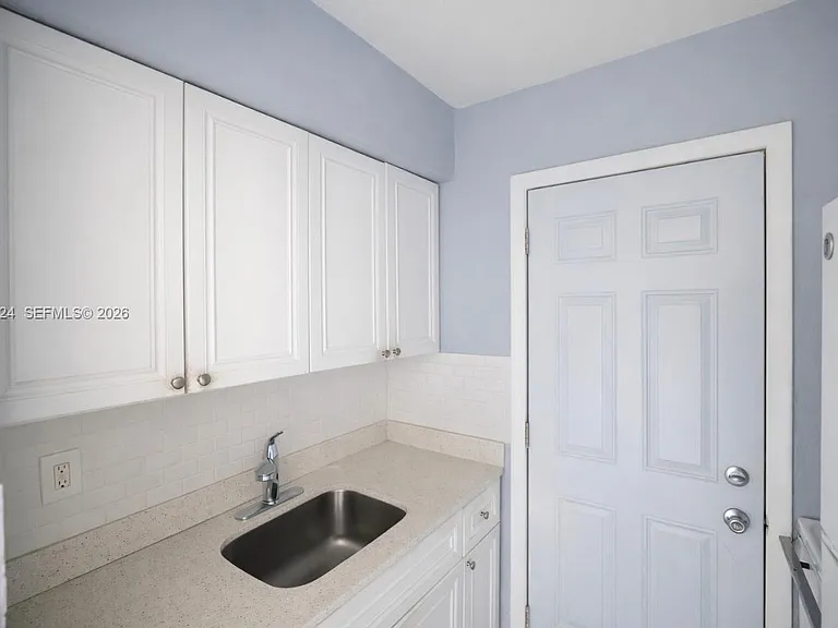 6080 W Flagler St #6 — Photo 2