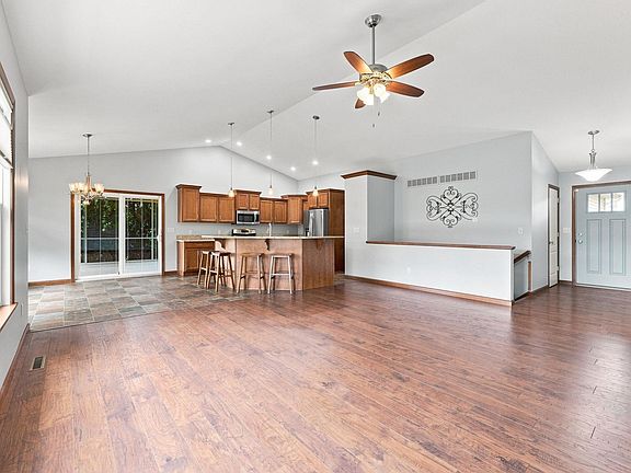 5th image of 59753 Park Side Dr