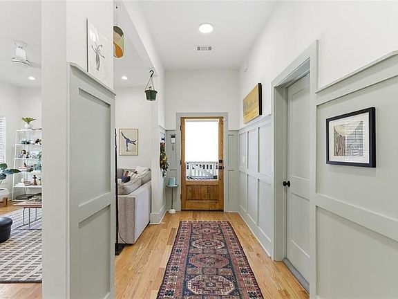 4th image of 1030 Kirkwood Ave SE