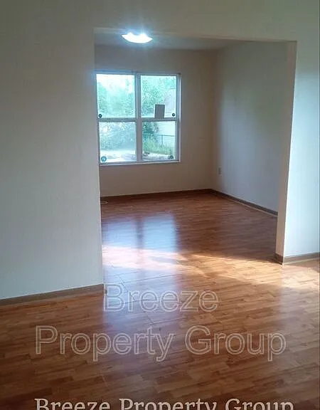 914 E Bancroft St — Photo 5