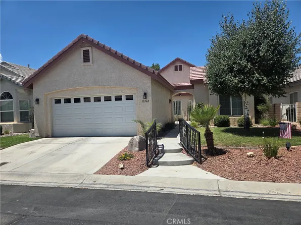 11262 Country Club Dr, Apple Valley, CA 92308