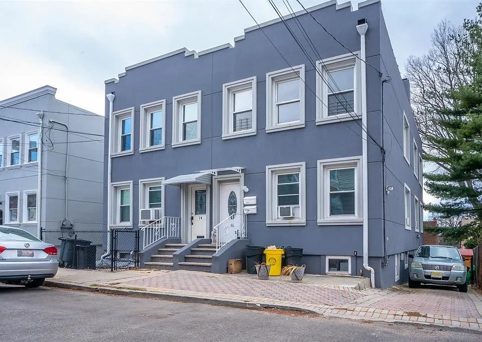 14 Burdette Pl #2