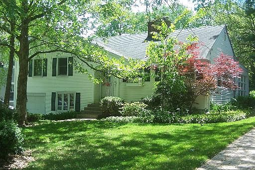 681 Duane St