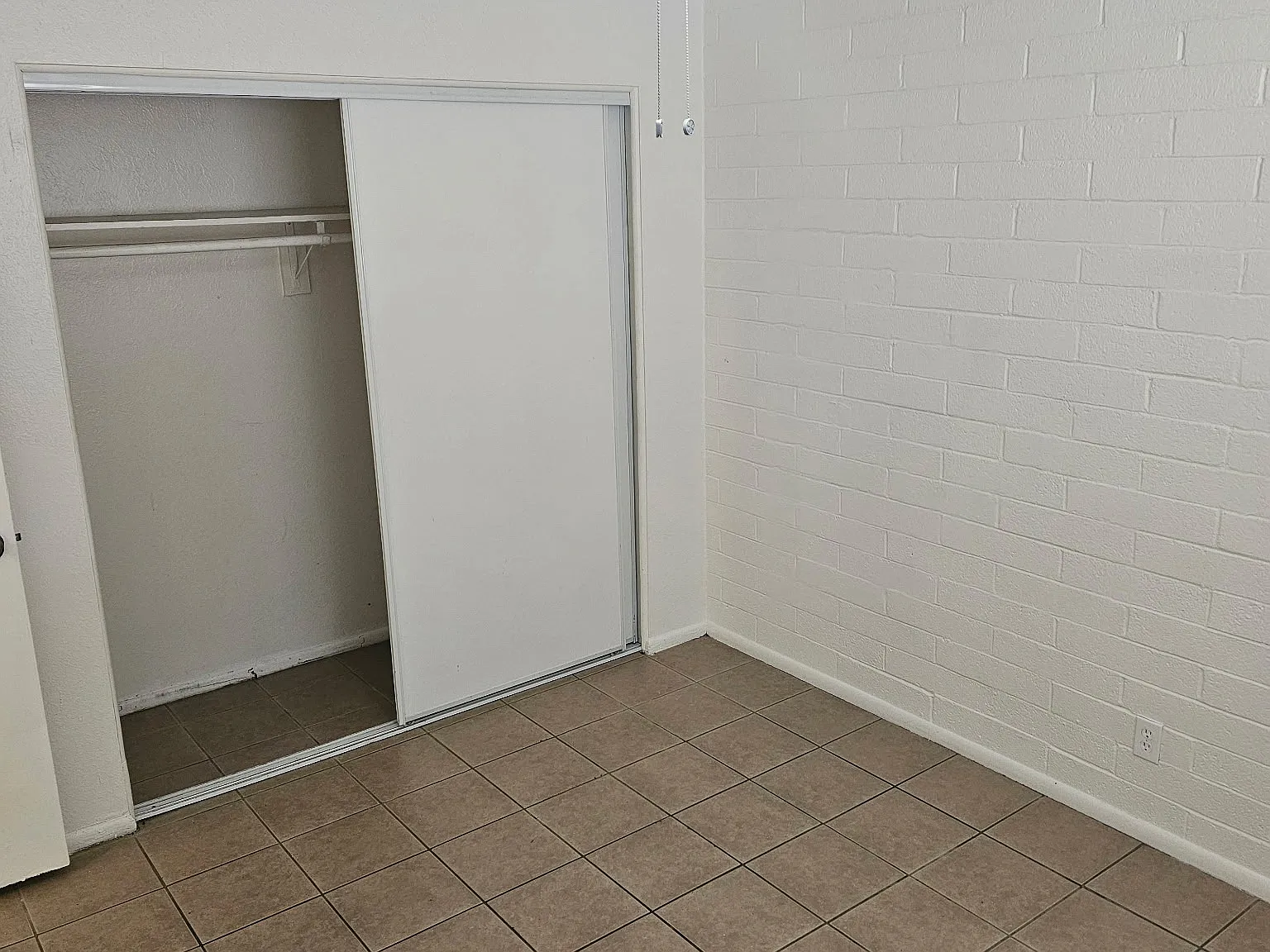 2425 W Montebello Avenue — Photo 3