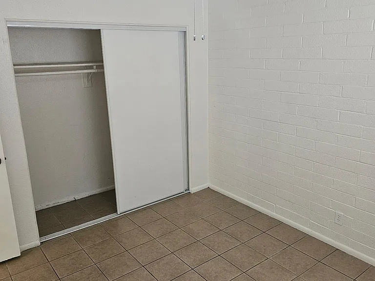 2425 W Montebello Ave #2 — Photo 3