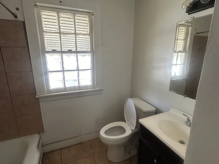 1062 Radio Dr — Photo 8