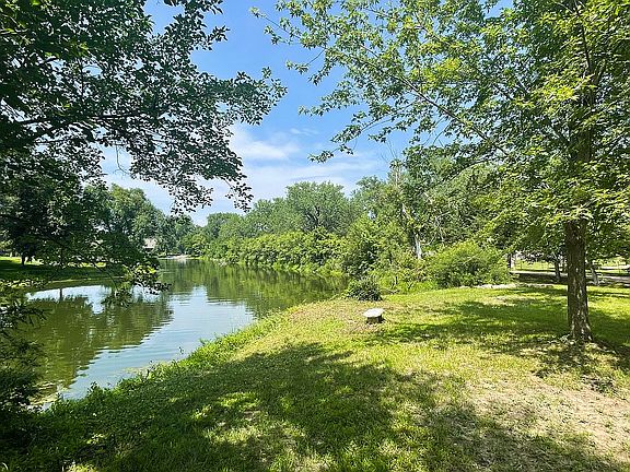 5th image of 16 Willowwood Lk
