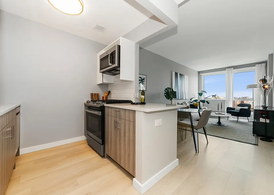 800 Flatbush Ave #906