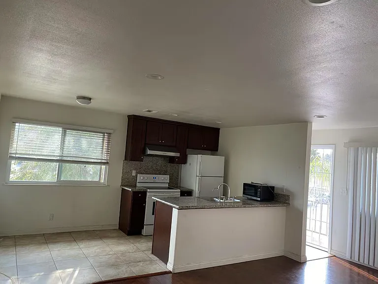 1767 Fullerton Rd #4 — Photo 3