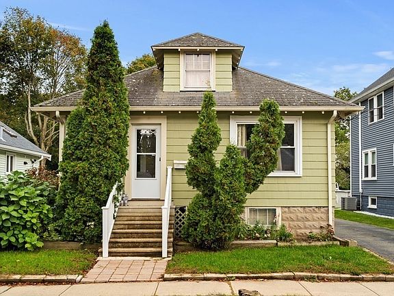 5th image of 14 Fairview Ave