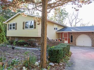 1N756 Hillcrest Rd, West Chicago, IL 60185