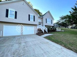 425 Austin Dr, Douglasville, GA