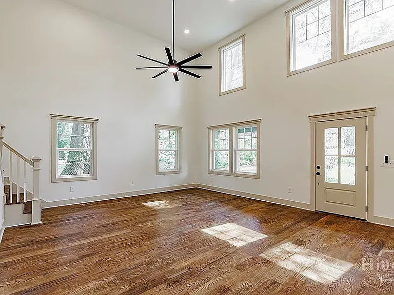 325 Stokes St — Photo 7