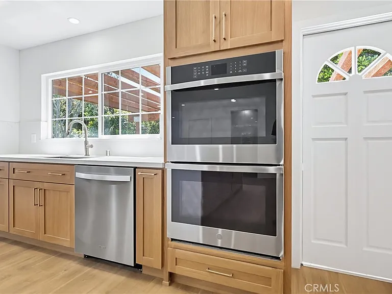 5440 Alcove Ave — Photo 15