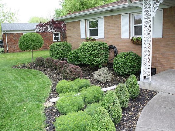 3rd image of 6801 Castle Manor Dr