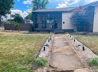 923 E Cleveland Ave, Hobart, IN 46342