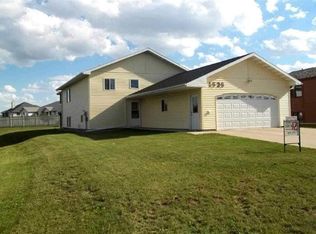 1525 32nd Ave SW, Minot, ND 58701