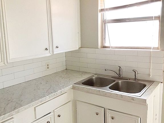 2nd image of 1135 5th Ave N APT B