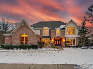 2059 Broadmoor Ln, Vernon Hills, IL 60061