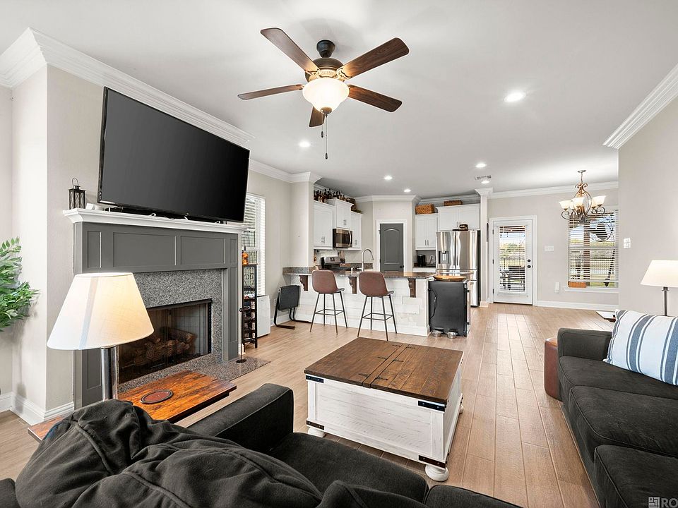 40206 Maddie Dr, Prairieville, LA 70769 | Zillow