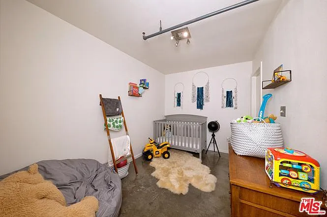 Flex Room