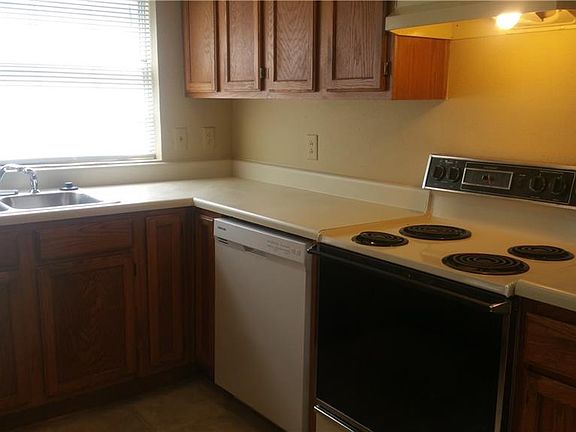 4th image of 2201 Forestbrook Dr