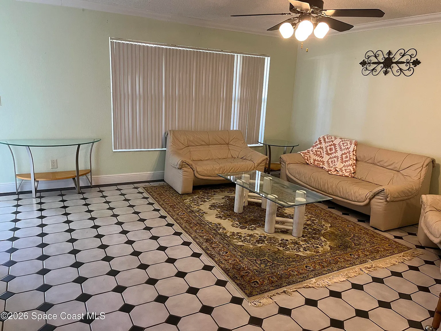 3 bed, 2.5 bath, 1668 sqft, $2,390 — Photo 3