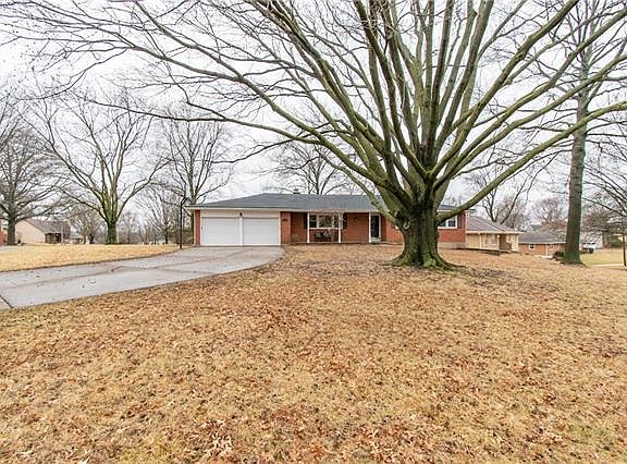 3rd image of 6612 NW Sweetbriar Ln