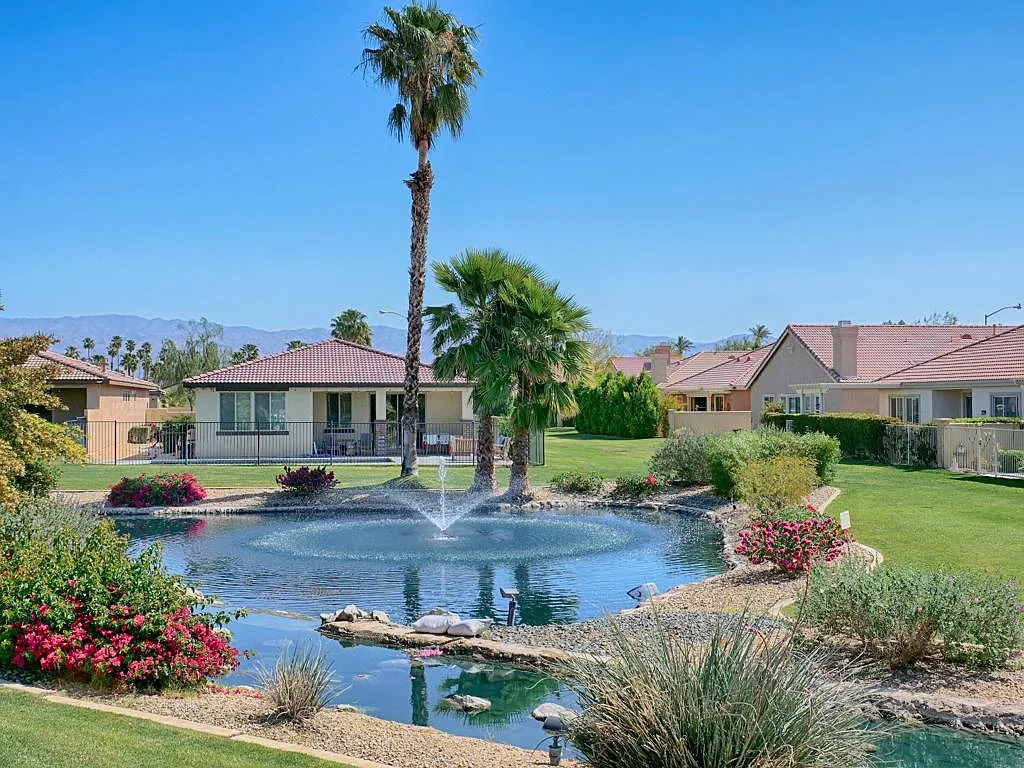 3 bed, 2.5 bath, 1995 sqft, $6,000 — Photo 2