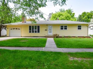 1613 15th St S, Moorhead, MN 56560