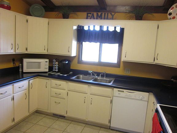 5th image of 24 Maple Dr