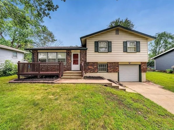 607 NW Kay Dr, Lees Summit, MO 64063