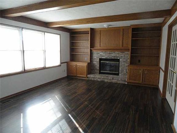 5th image of 307 E Loree Dr