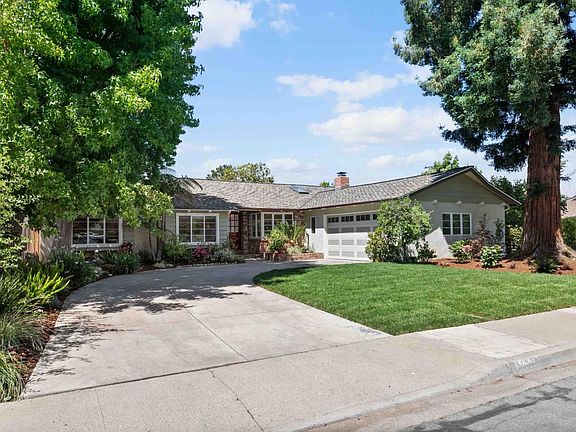 2nd image of 2429 Villa Nueva Way