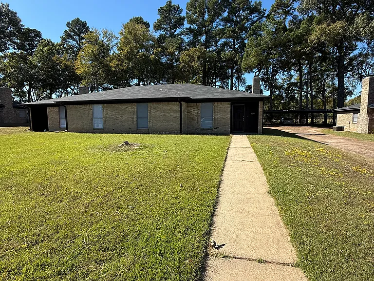 3403 Denson Dr #B — Photo 1