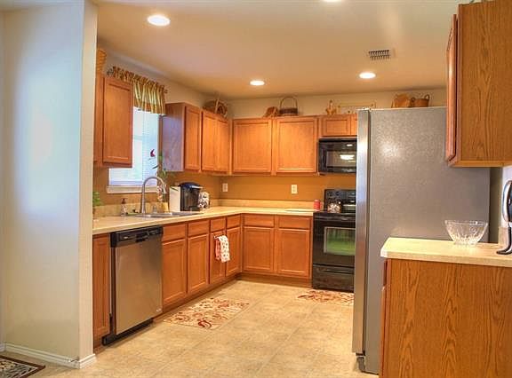 5th image of 4673 Mountain Oak St