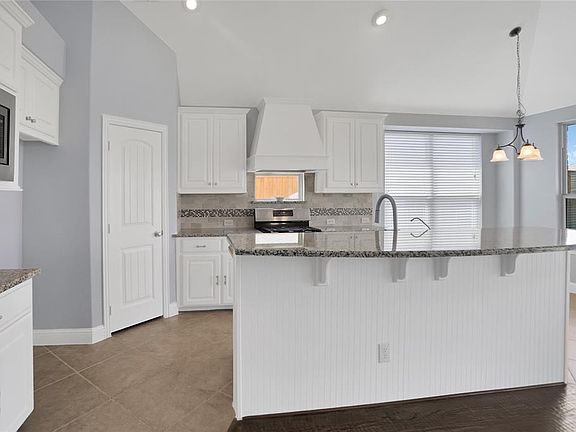 2nd image of 318 Hawks Dr
