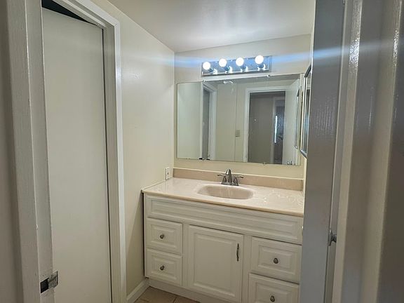 3rd image of 1836 Metzerott Rd #18