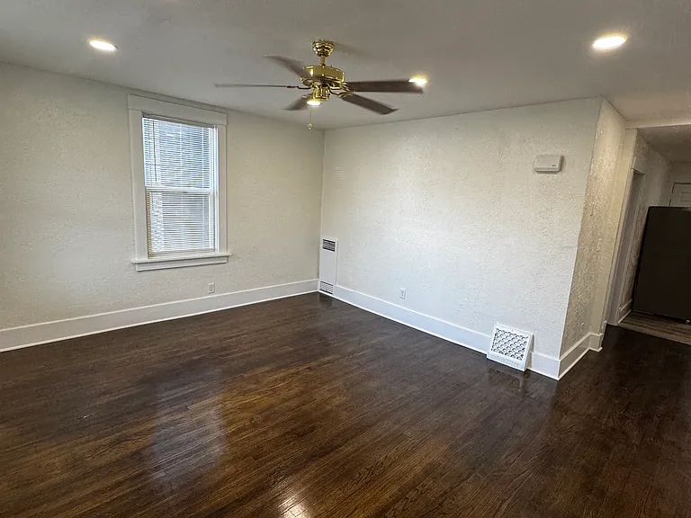 913 Forest Ave — Photo 25