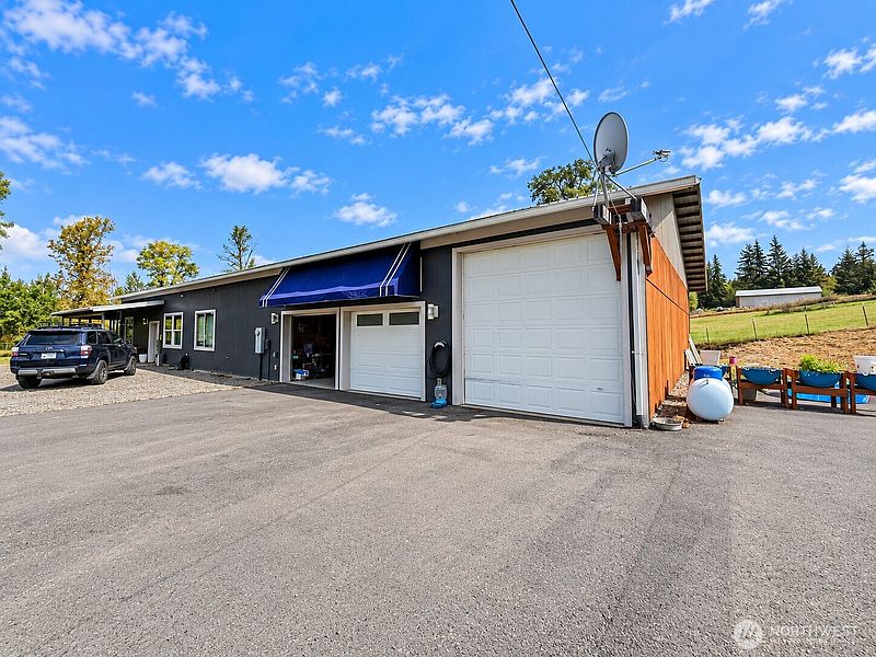 2nd image of 616 Smokey Valley Road