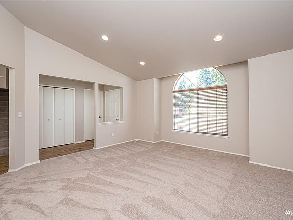 3rd image of 11619 208th Avenue Ct E