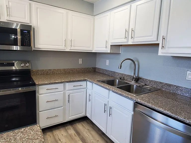 5080 Indian River Dr #400 — Photo 12